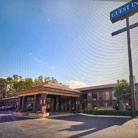 Guest Inn Lake City Bagian luar foto