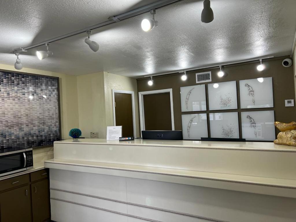 Guest Inn Lake City Bagian luar foto